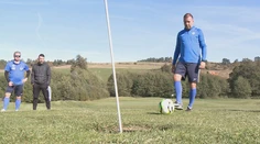 Futbaloví kanonieri nestrieľali na bránu, ale do dier