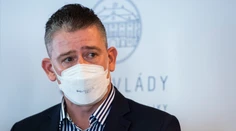 Mikulec tvrdí, že výber firmy na manažovanie krízy konzultoval s dobrovoľníkmi. Organizácie to popreli