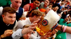 Začína sa slávny Oktoberfest. Cena piva šla opäť nahor