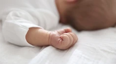 Ich bábätko lekári vyhlásili za mŕtve. O niekoľko hodín prišla z pohrebníctva šokujúca správa