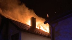 Dôchodcom po blesku zhorela strecha nad hlavou. Obec sa zomkla a spravila úžasné gesto