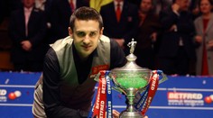 Mark Selby ako štvrtý hráč v histórii obhájil titul majstra sveta v snookri