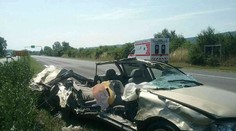 Diaľnica D2 do Bratislavy bola uzavretá. Zrážku auta s nákladiakom neprežil jeden cestujúci