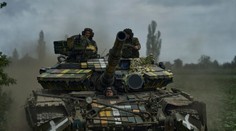Na Ukrajine pokračuje protiofenzíva na troch frontoch. Armády sa za jeden deň stretli v desiatkach bitiek