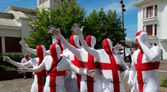 Nefalšovaná radosť je najkrajšia. Takto sa oslavuje víťazný gól rivalovi v poslednej minúte