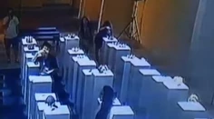 Selfie za 200-tisíc dolárov. Žena spôsobila domino efekt na výstave umenia
