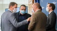 Lídri boli za Kollárom v nemocnici, Mikas to nepovažuje návštevu za šťastné riešenie