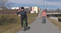 Jar sa hlási o slovo. Prví cyklisti na cyklotrasách, no ani lyžiari nemusia sedieť doma