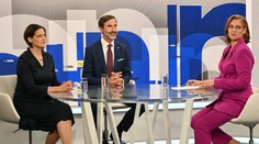 Je Vladimir Putin vojnový zločinec? Opýtal sa divák ministra Blanára