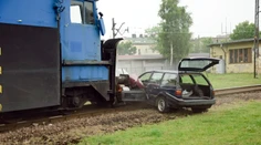 Neďaleko Uherského Hradišťa za zrazilo auto s vlakom. Dvaja sú mŕtvi