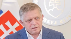 Holokaust nie je len minulosť: Premiér varuje pred jeho popieraním a nenávisťou