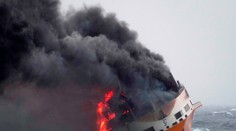 Na pobrežie Francúzska sa valí ropná škvrna. Pochádza z potopenej lode