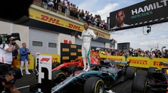 Hamilton triumfoval na VC Francúzska a vrátil sa na čelo seriálu