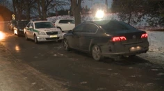 Vodič chcel ujsť policajtom a pozdravil ich fašistickým pozdravom. Spustil tým cirkus