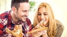 Televízne noviny a pizza - obľúbené večerné menu Slovákov