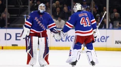 Jeden z najlepších brankárov generácie chytal NHL polovicu života. Lúči sa s trofejami i olympijskou medailou
