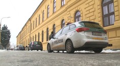 Polícia stále pátra po autorovi výhražných e-mailov školám. Hrozí mu až doživotie