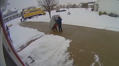 VIDEO: Babrák roka. S donáškou tohto kuriéra zákazník asi spokojný nebol