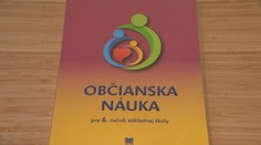 Učebnicu občianskej náuky, ktorá učí o rozvrátených rodinách, nestiahnu. Rezort však avizuje zmeny