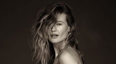 Adam Levine sa pochválil snímkou tehotnej manželky. Hore bez!