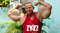 Extrémny svalovec to prehnal. Nedá sa na to ani pozerať