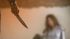 V petržalskom paneláku vyčíňal polonahý muž s nožom: Hľadal ženy na sex