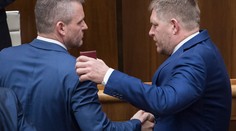 Premiér Pellegrini sa necíti byť bábkou Roberta Fica