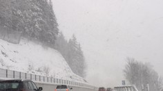 Cestári pod Tatrami sa pripravujú na zmenu počasia, čakajú nový sneh