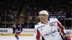 VIDEO: Ovečkin sa opäť priblížil rekordu, bodoval aj Fehérváry. Dva góly Pastrňáka Bostonu nestačili