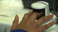 Bezkontaktné kreditky sú prežitok. Bezpečnejšie spôsoby platenia už prišli aj na Slovensko