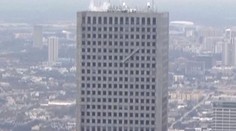 Dráma v Texase: S umývačmi okien sa odtrhla plošina