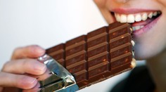Čokoláda či cukríky sľubujú lepší spánok. Odborníci sa pozreli na to, či naozaj fungujú