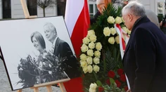 Kaczyňski pripísal vinu za leteckú haváriu Tuskovej vláde