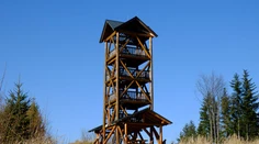 Ikonickú rozhľadňu na Kysuciach uzavreli. Turisti hlásili, že sa rozpadáva