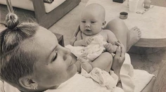 Hrdá mama. Pink nerobí problém dojčiť na verejnosti