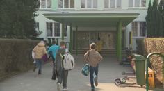 Štedrý príspevok od Orbána. Maďarsko pošle niektorým slovenským žiakom 250 eur k začiatku školského roka