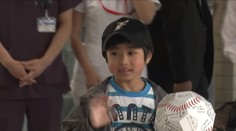 Japonská dráma sa skončila, chlapec odchádzal z nemocnice ako celebrita