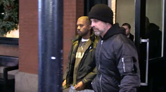 Kanye West na verejnosti po nervovom zrútení. Je z neho blondiak