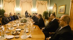 Kotlebu prijali v Prezidentskom paláci. Nechýbali úsmevy a spoločné foto