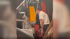 VIDEO: Vodič pražskej električky napadol Ukrajinca s dieťaťom v náručí. Nemáš právo tu byť, kričal