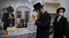 Izrael uvoľňuje druhý celoštátmy lockdown, opatrenia výrazne  stlačili čísla dole