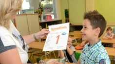 Vysvedčenia si na základných a stredných školách preberie vyše 680-tisíc žiakov