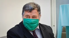 Musíme byť na seba prísnejší. V boji proti mutácii je kľúčové naše správanie sa, hovorí Krčméry
