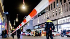 Polícia zatkla v Haagu muža podozrivého z pobodania troch tínežderov