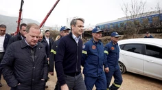 Grécky premiér požiadal rodiny obetí vlakovej nehody o odpustenie