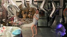 Miley vysvetlila „tehotenské“ bruško. Bez vulgarizmu sa to nezaobišlo