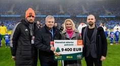 Vianočná zbierka potravín vyčarila úsmev na tvári rodinám v núdzi. Niké liga opäť pomáhala aj mimo ihriska