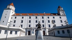 Špeciálne osvetlia Bratislavský hrad. Kľúčovú udalosť histórie pripomenie aj dominanta hlavného mesta