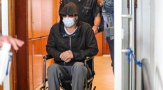 Šokujúce fotky Brada Pitta! Herca tlačili na vozíku