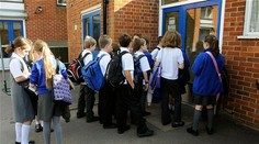 Slováci sa dovalili do Veľkej Británie a krajina má vážny problém